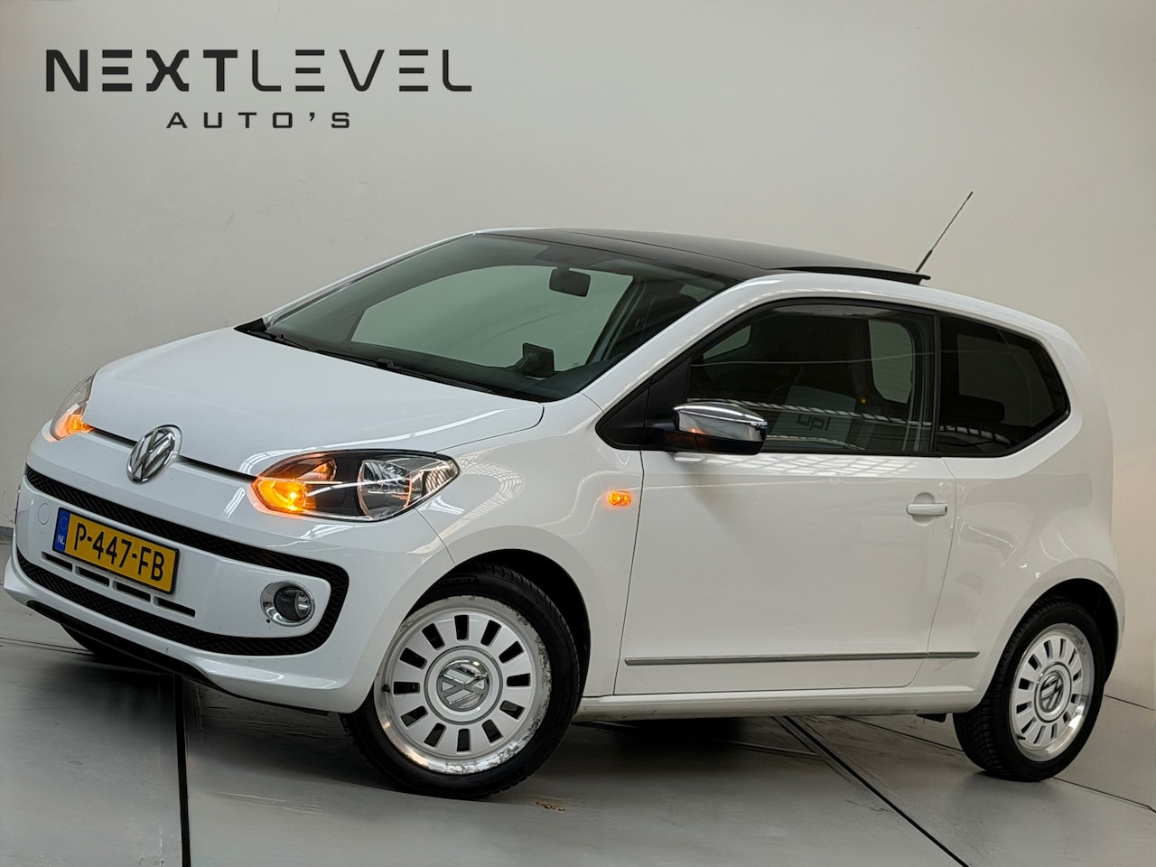 Volkswagen Up! - 1.0 high up! Panodak Stoelverwarming Luxestoel Nieuwe Apk - AutoWereld.nl