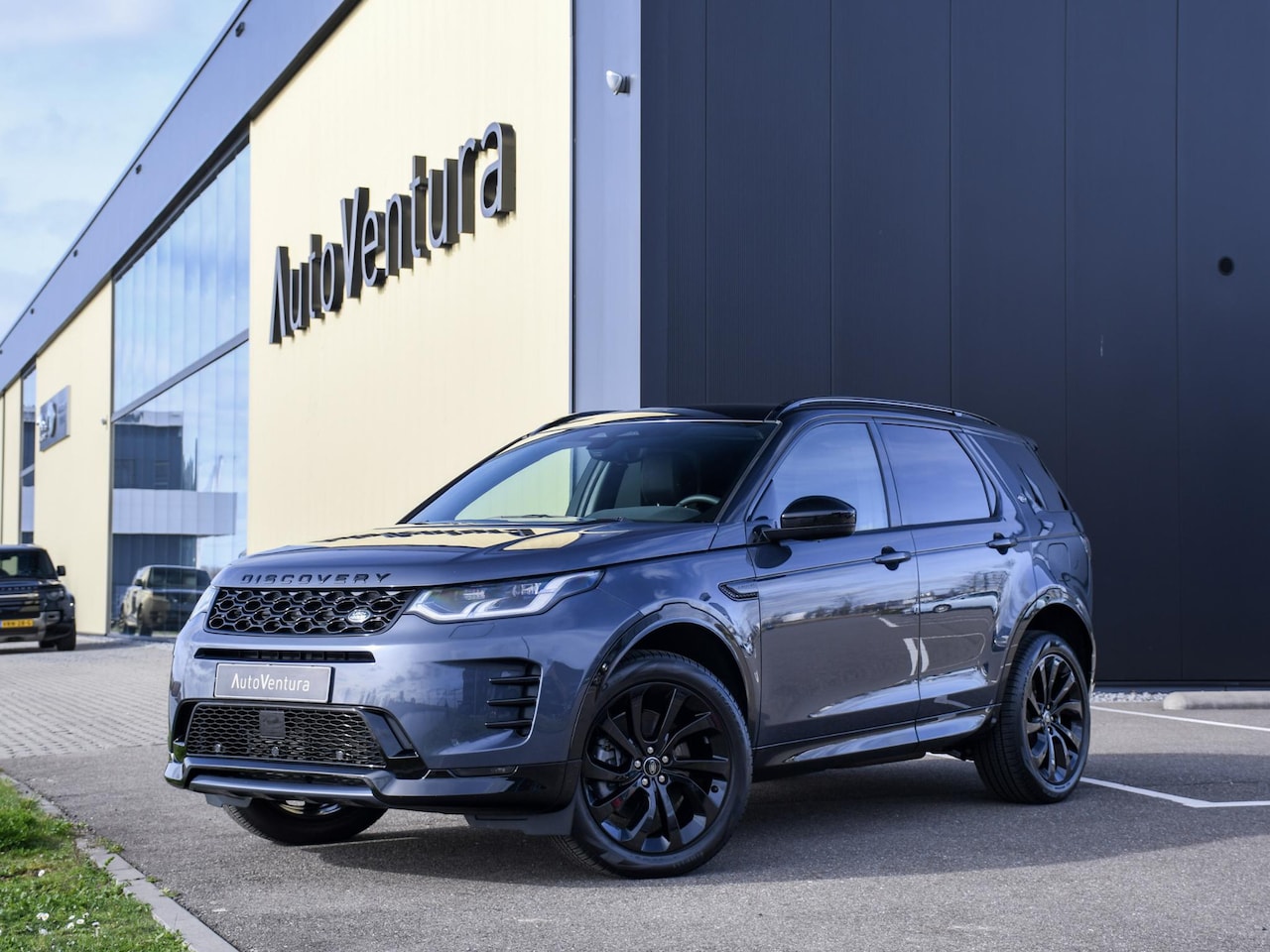 Land Rover Discovery Sport - 1.5 P270e PHEV Dynamic SE | Trekhaak | Pano dak | Keyless | Adapt. cruise | Stoelverwarmin - AutoWereld.nl