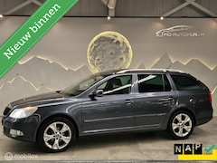 Skoda Octavia Combi - 1.8 TSI Elegance Business Line Schuifdak/Stoelverwarming