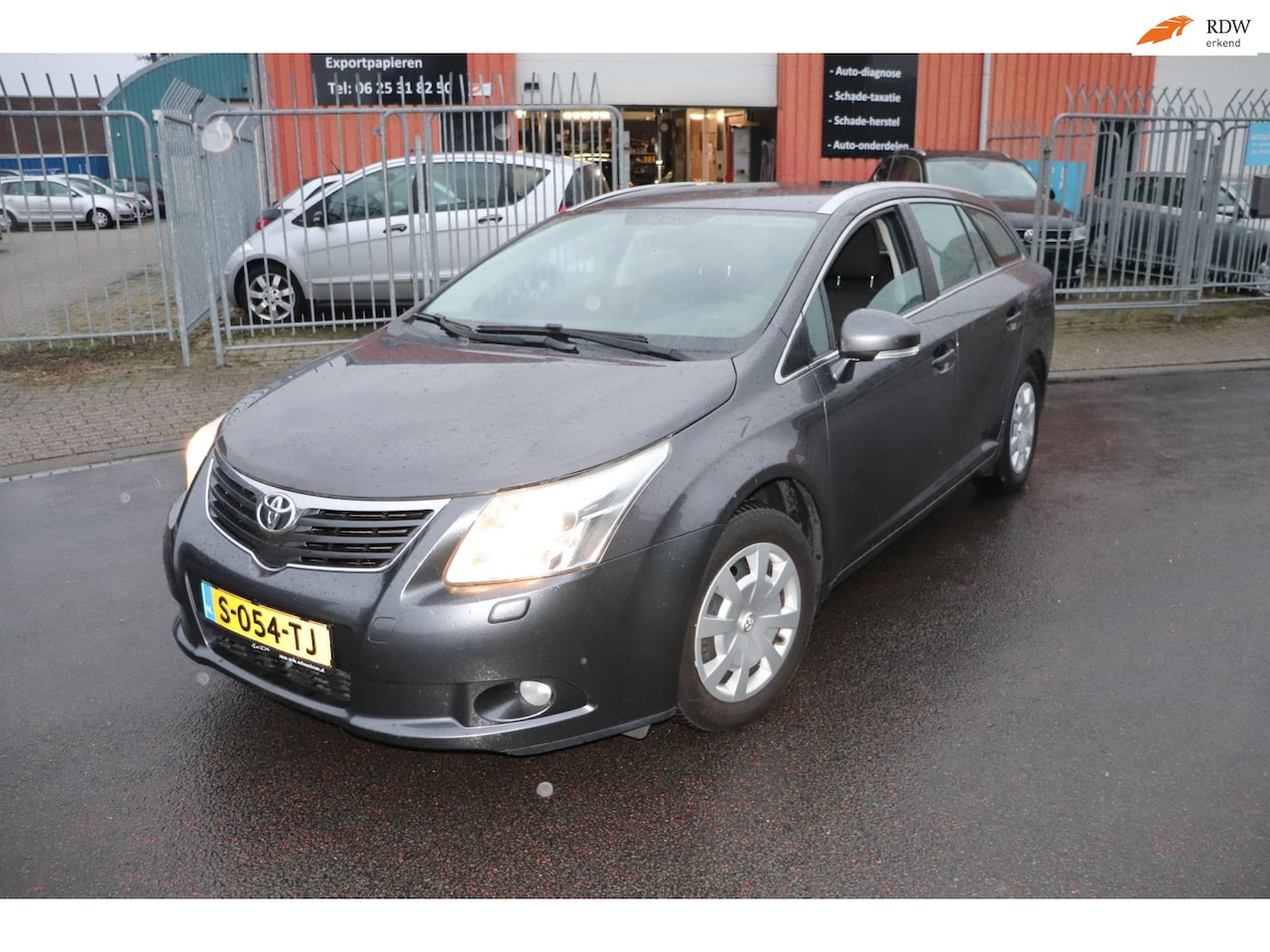 Toyota Avensis Wagon - 1.6 VVT-i Comfort Jaar garantie - AutoWereld.nl