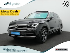 Volkswagen Touareg - 3.0 TSi 381 pk tiptronic eHybrid 4MOTION Elegance | Panoramadak | Trekhaak | Nachtzicht |