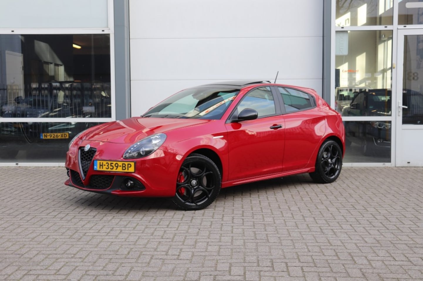 Alfa Romeo Giulietta - 1.4 TURBO SPORT/ORIG.NL/PAN.DAK/1E EIG./DEALERONDERH. - AutoWereld.nl