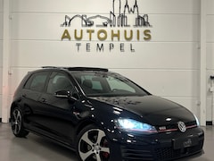 Volkswagen Golf - 2.0 TSI GTI Pano Stoelverw Pdc Cruise Climate Led Start/Stop Leder/Stof Isofix