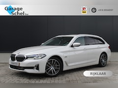 BMW 5-serie Touring - 520e High Executive - Laser - Memory - HUD - Achteras besturing - Stoel/Stuur verwarming