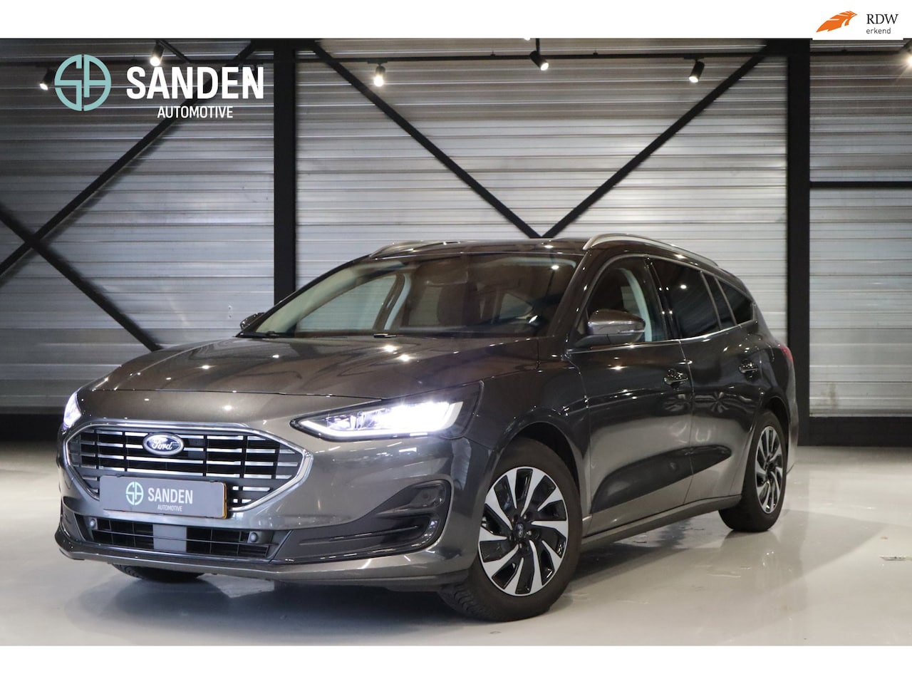 Ford Focus Wagon - 1.0 Hybrid Titanium|Automaat|155PK |LED|Navi|Camera|Winterpack|1500kg trekgewicht|17 inch - AutoWereld.nl