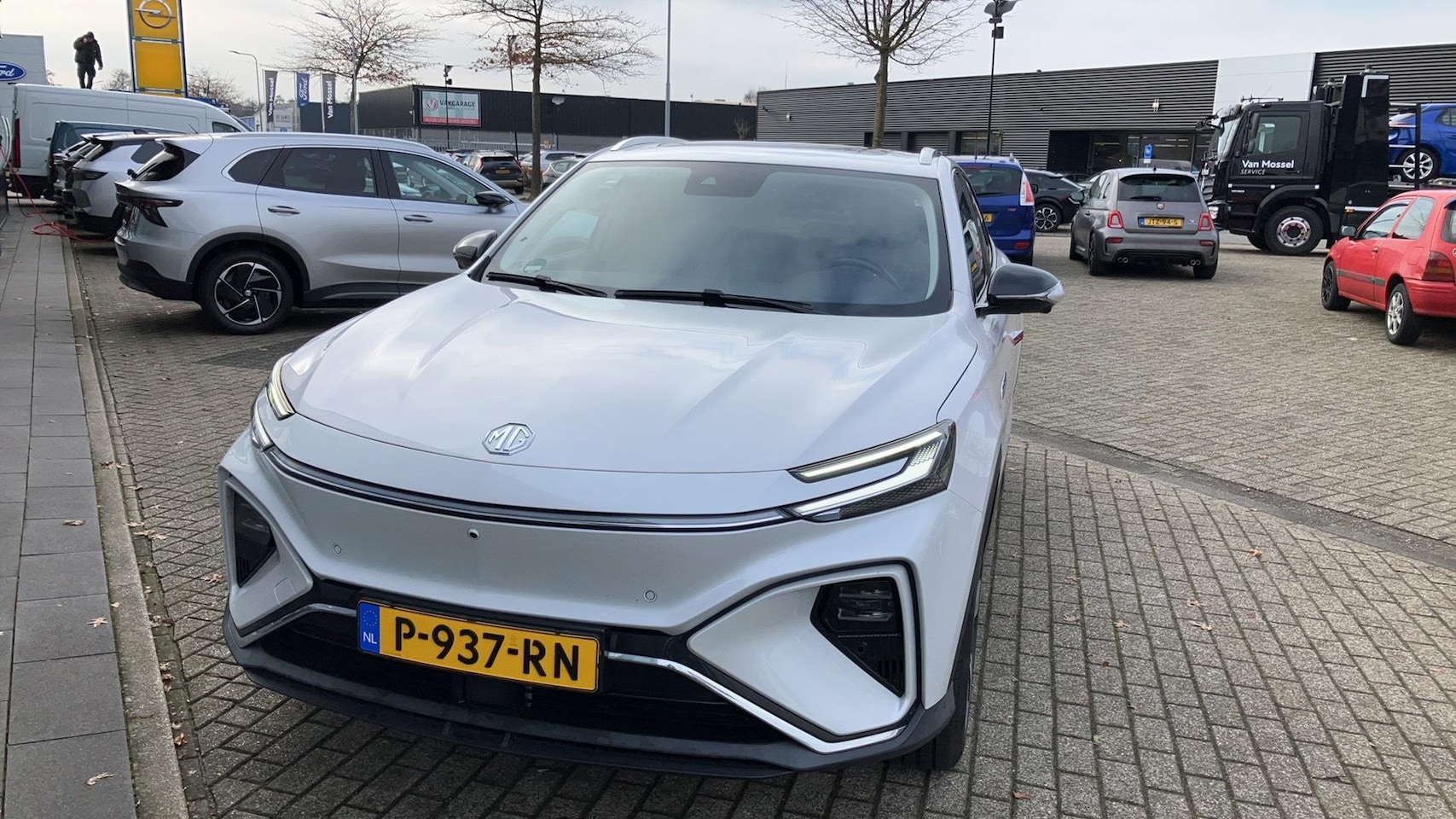 MG Marvel R - Exclusive 70 kWh | Panoramadak | Grijs interieur | Led Sfeerlicht | 360 Camera | Afneembar - AutoWereld.nl