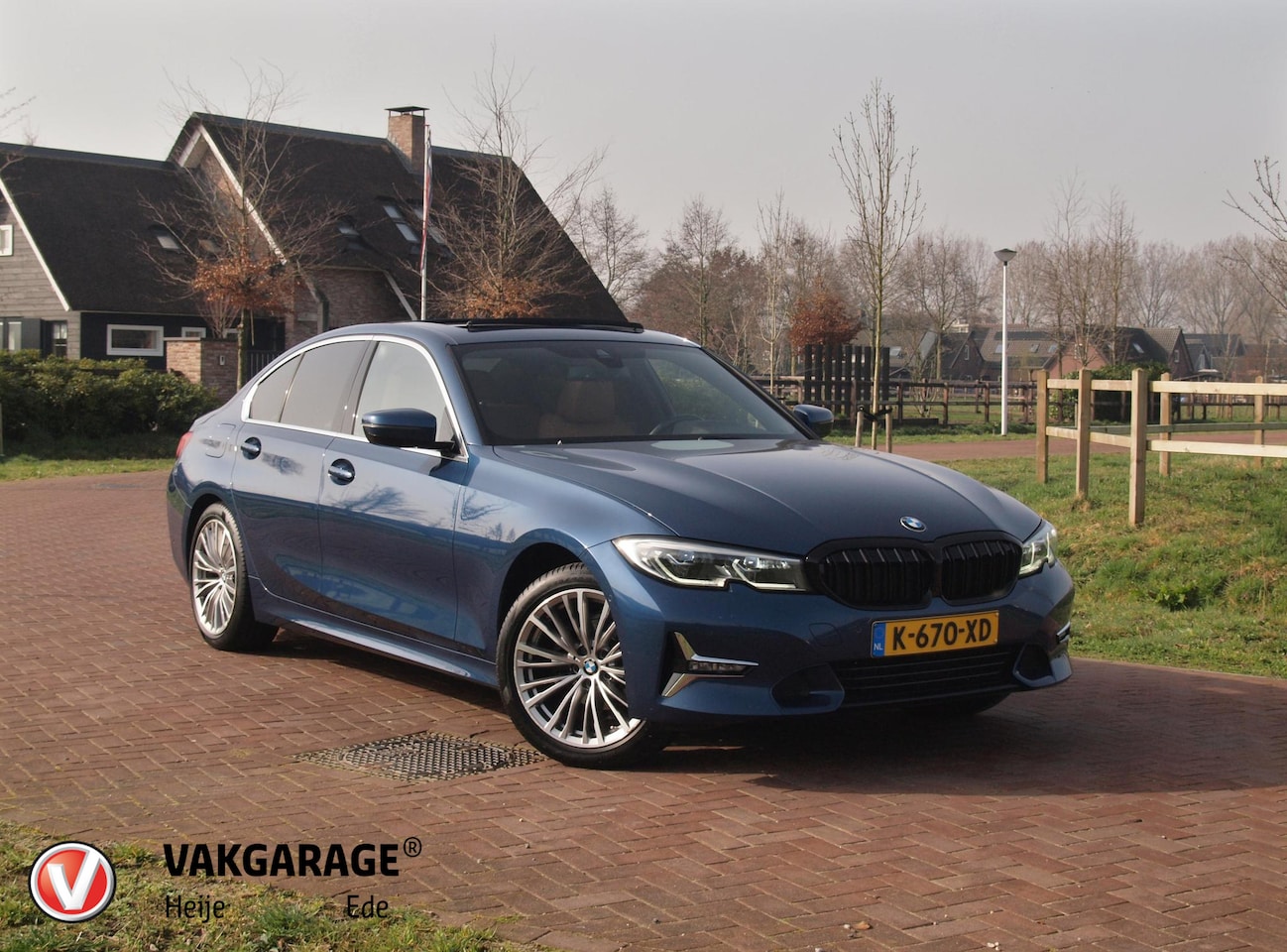 BMW 3-serie - 318i High Executive | Laser Led | Schuifdak | Camera | Sfeerverlichting | Sport stoelen le - AutoWereld.nl