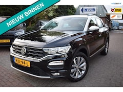 Volkswagen T-Roc - 1.5 TSI Sport 150 PK ADAP CRUISE/CARPLAY/CAMERA/AIRCO-ECC/PDC V+A/TREKH/6 BAK/LMW 17 INCH/