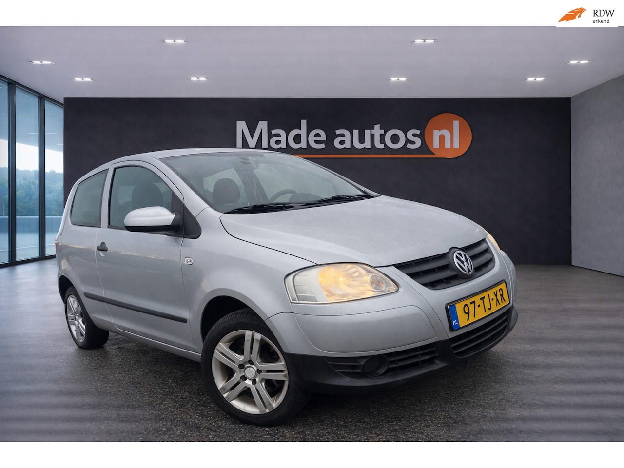 Volkswagen Fox - 1.2 Trendline / nwe apk - AutoWereld.nl