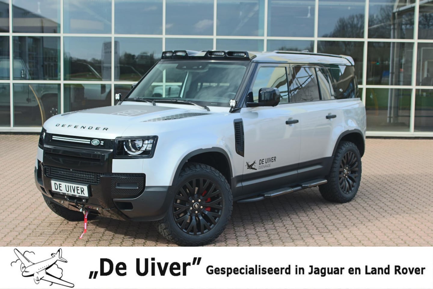 Land Rover Defender 110 - D240 S 7 Seater incl. Btw / BPM geel kenteken „De Uiver” Special Lier - AutoWereld.nl