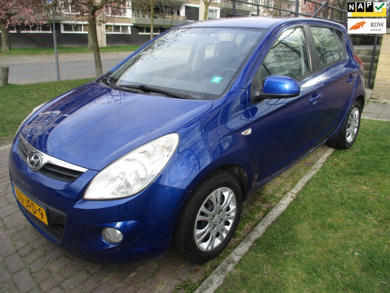 Hyundai i20 - Hyundai/MET NIEUWE KOPPELING// 1.2i DynamicVersion - AutoWereld.nl