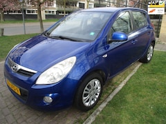 Hyundai i20 - Hyundai/MET NIEUWE KOPPELING// 1.2i DynamicVersion