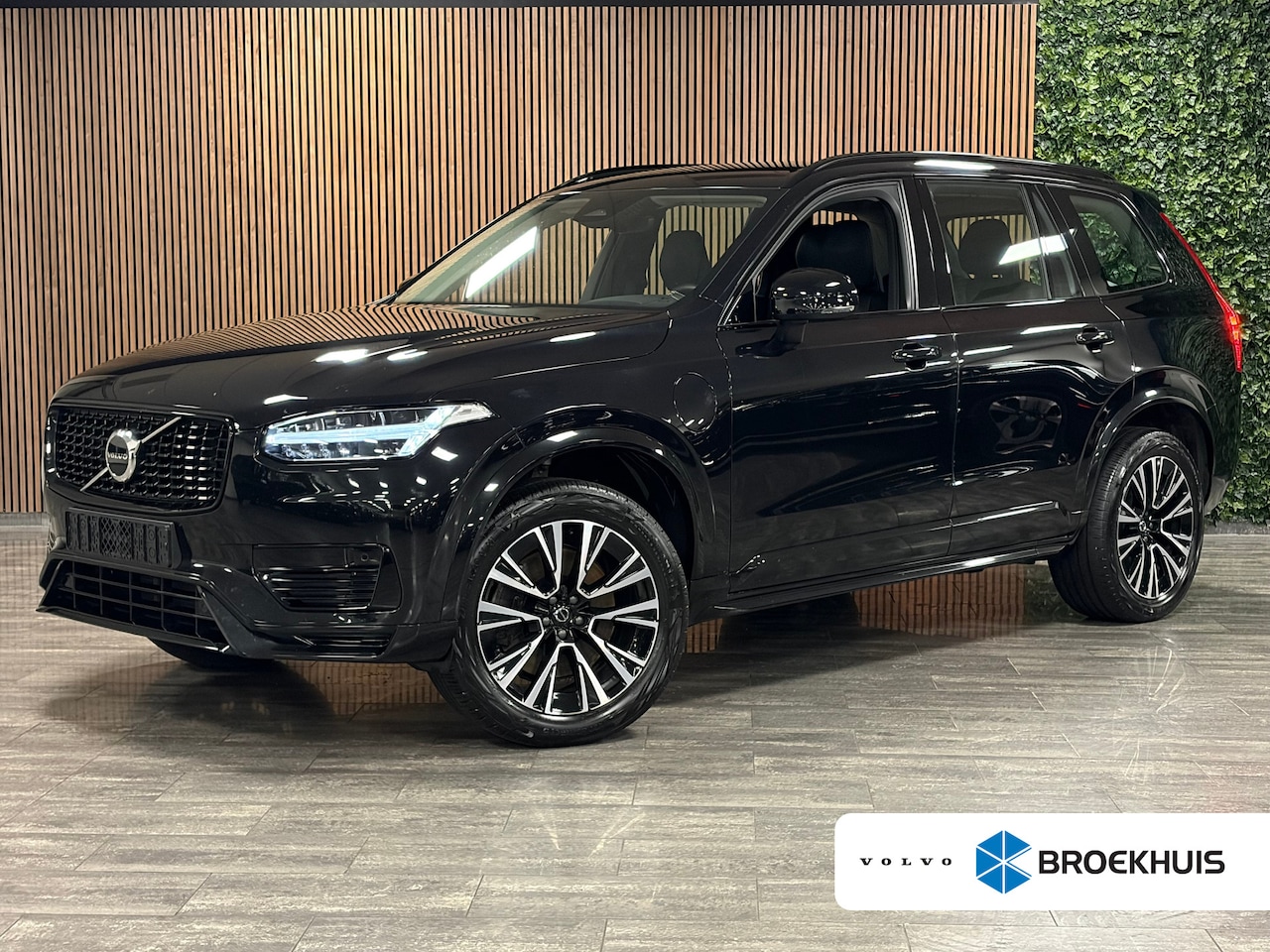 Volvo XC90 - T8 AWD Recharge Plus Dark Long Range | Trekhaak | Harman Kardon | 455pk | Adaptieve Cruise - AutoWereld.nl