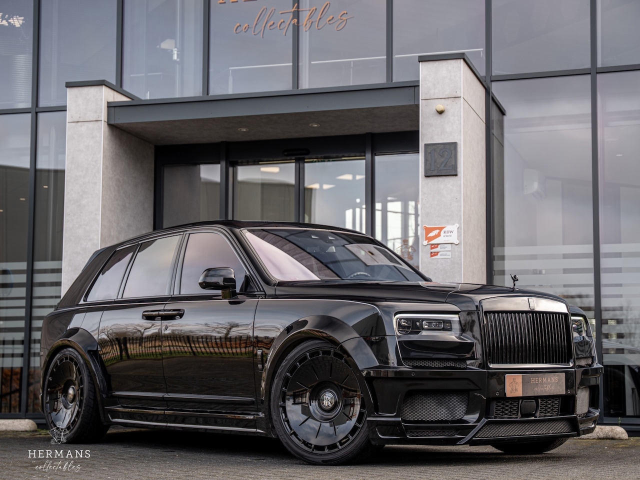Rolls-Royce Cullinan - 6.75 V12 / NOVITEC Widebody / Starlight / Massage / HUD / Entertainment / RR Bespoke Audio - AutoWereld.nl