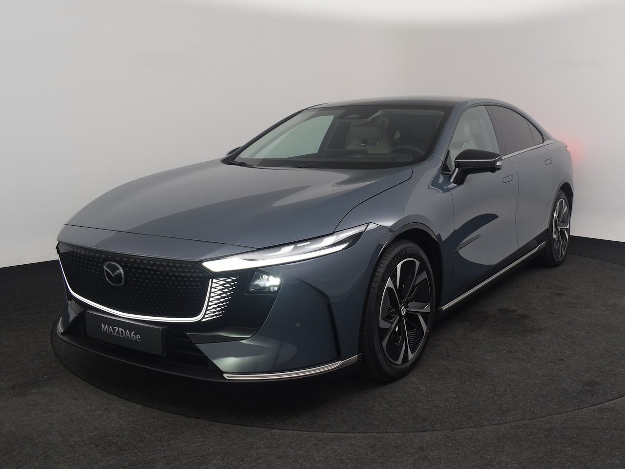 Mazda 6e - 68,8 kWh Takumi | 360° View Monitor | Alarmsysteem | Lane Keep Assist (LKA) - AutoWereld.nl