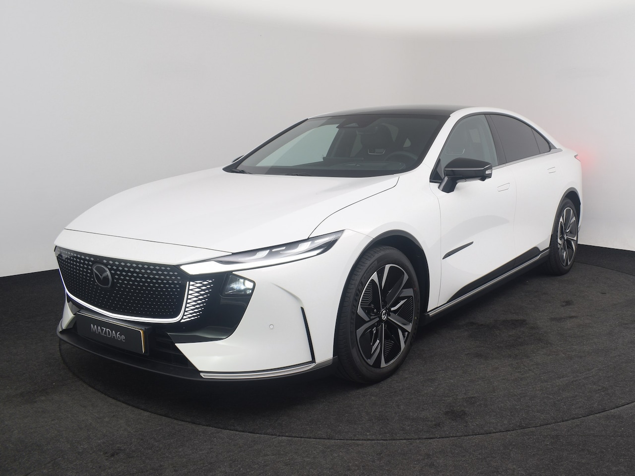 Mazda 6e - 68,8 kWh Takumi | 360° View Monitor | Alarmsysteem | Lane Keep Assist (LKA) - AutoWereld.nl
