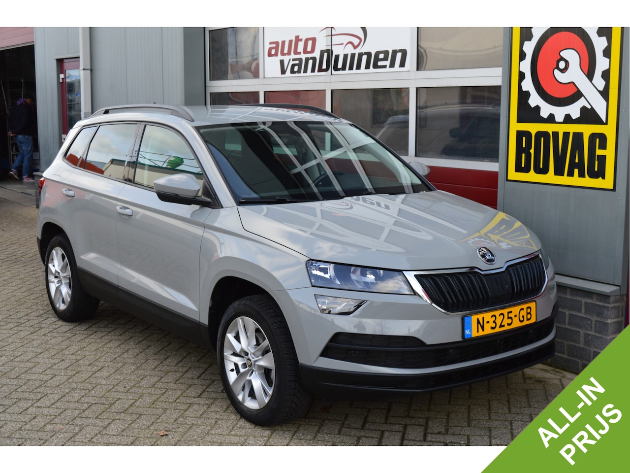 Skoda Karoq - 1.5 TSI ACT Business Edition O.a: Trekhaak, PDC, Cruise, Clima, Navi, Carplay, Etc. All-in - AutoWereld.nl