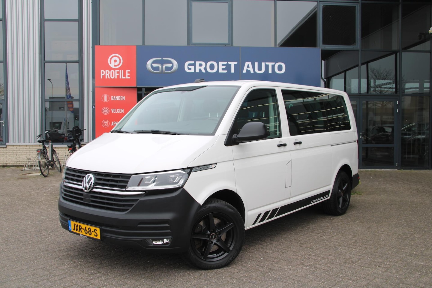 Volkswagen Transporter Kombi - Caravelle 2.0 TDI 204pk L1H1 4Motion Comfortline DSG Automaat 4x4 8-persoons bus - AutoWereld.nl