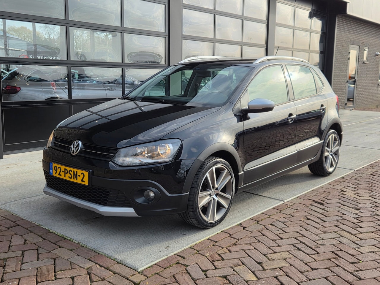 Volkswagen Polo - 1.2 TSI Cross | Leder | Navigatie - AutoWereld.nl