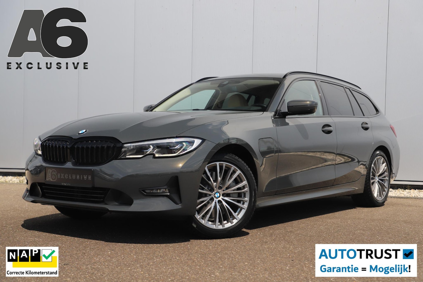 BMW 3-serie Touring - 330e Business Edition Plus 292PK Black Pack Individual Automaat Trekhaak Sportstoelen Lede - AutoWereld.nl
