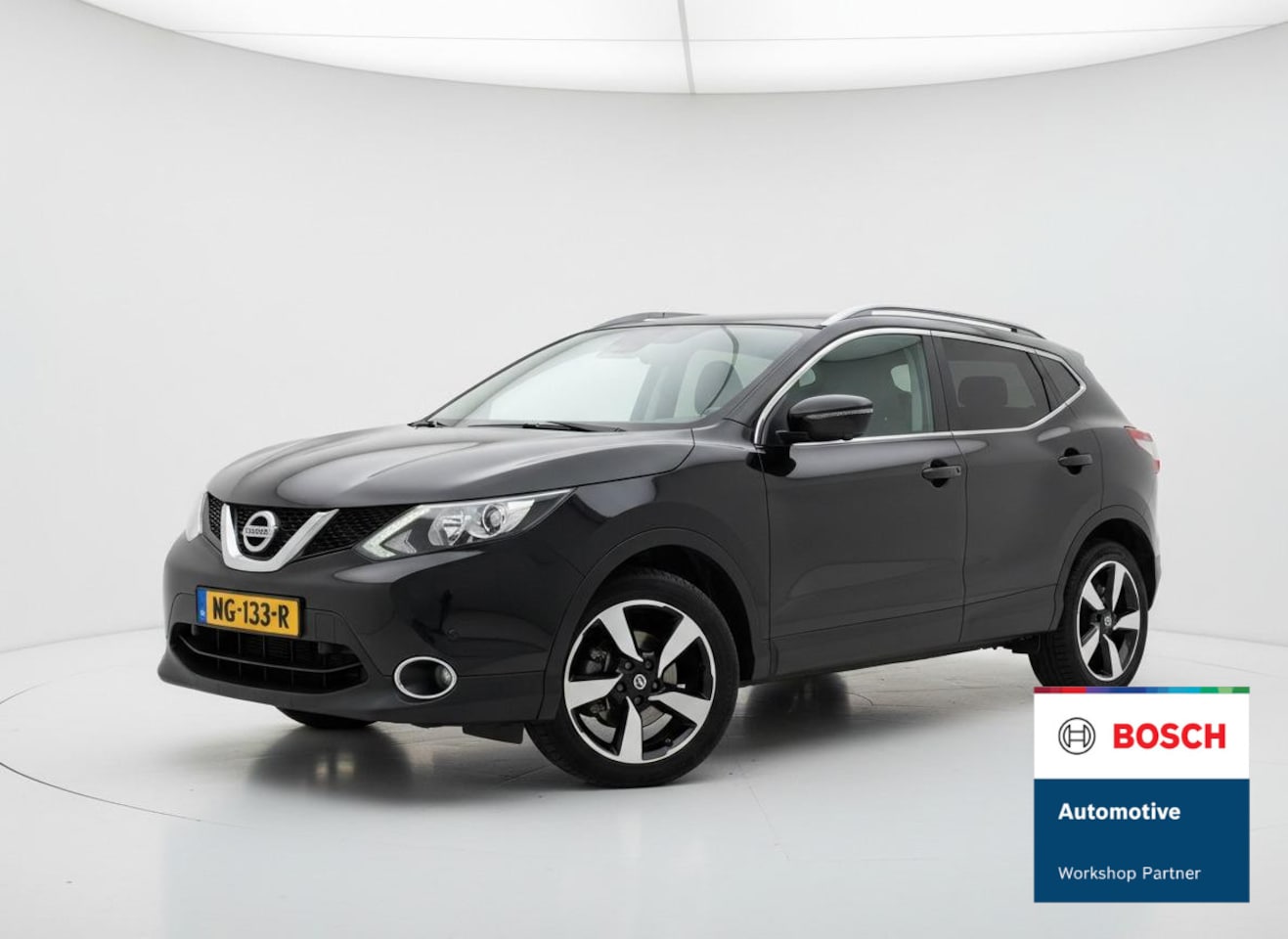 Nissan Qashqai - 1.2 N-Vision PANO - NAVI - TREKHAAK - AutoWereld.nl