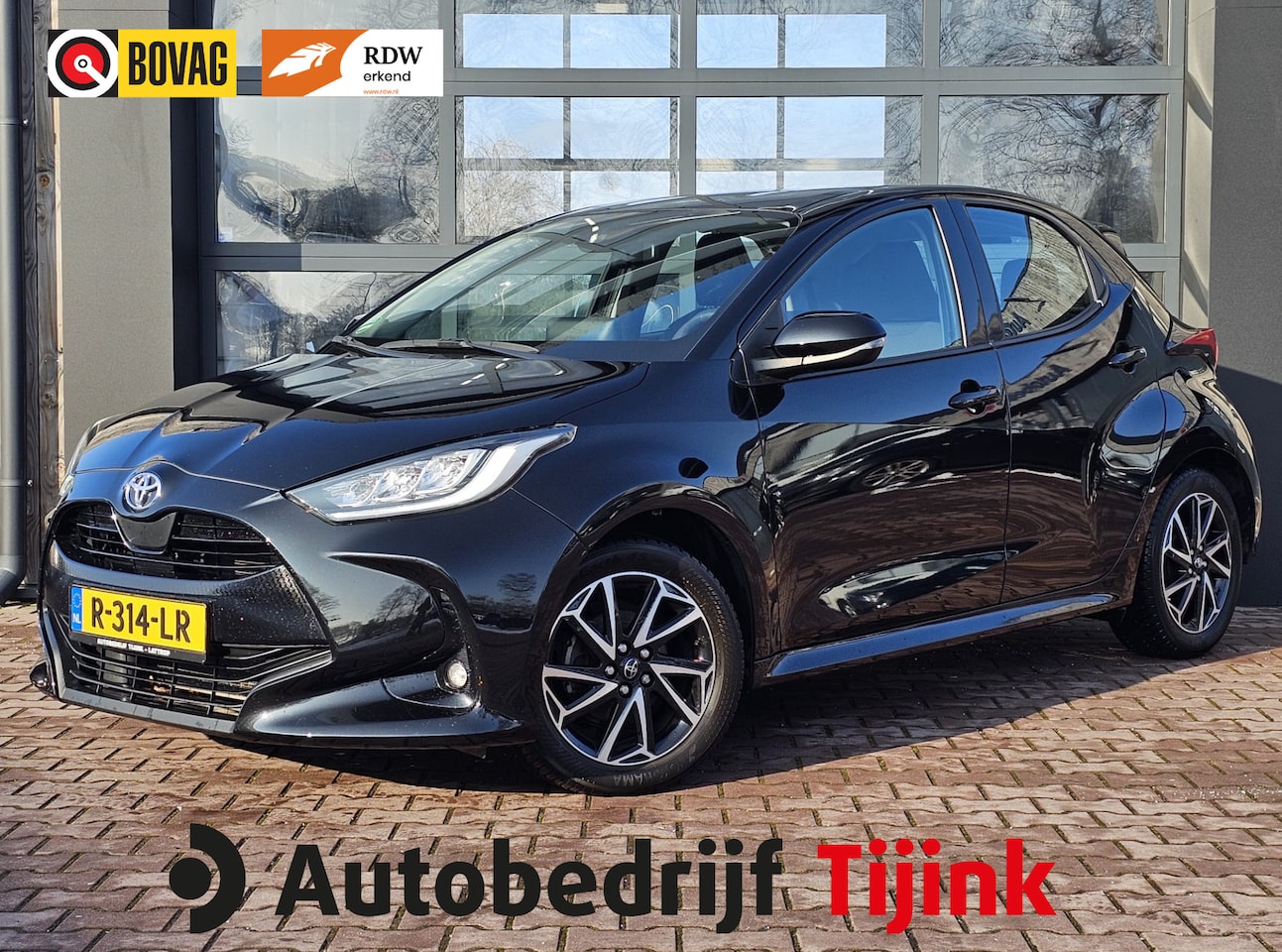 Toyota Yaris - 1.5 VVT-i Dynamic | Airco | Navi | Keyless | Lane Assist | Adaptive Cruise | All-seasons | - AutoWereld.nl