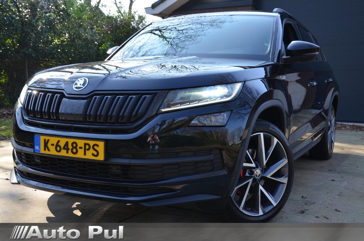Skoda Kodiaq - 1.5 TSI Sportline Business 7 Persoons. Automaat/Navi/Led/Ecc/Pdc/Achteruitrij-camera/Stuur - AutoWereld.nl