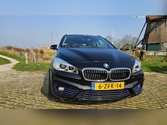 BMW 2-serie Active Tourer - 218i High Executive trekhaak, lederen bekleding, headup display, climate control, goede all season banden, ver
