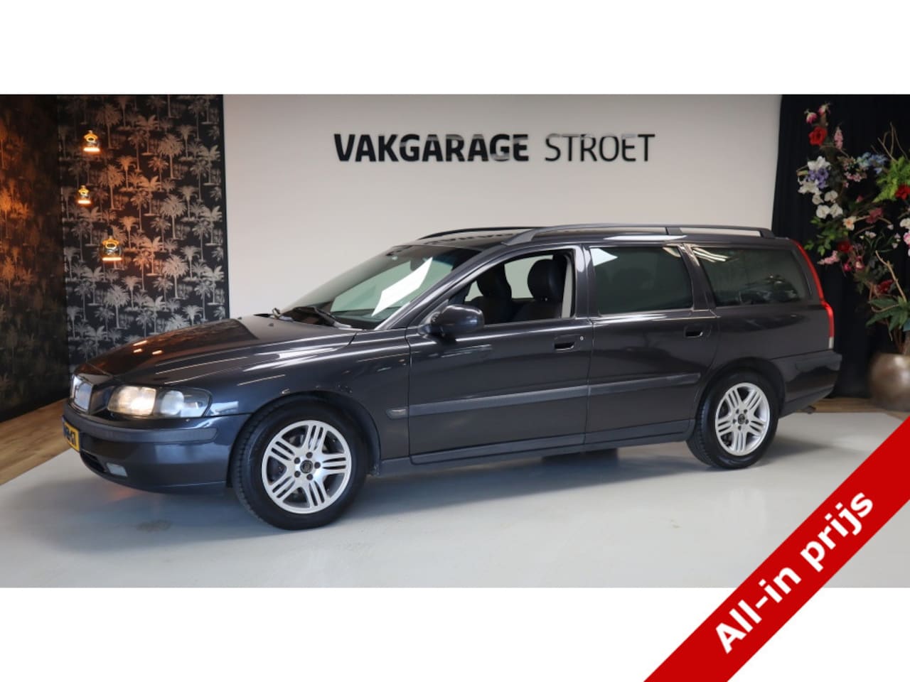 Volvo V70 - 2.4 Comf.L| Youngtimer | nw distr | trekh | cruise | boekje - AutoWereld.nl