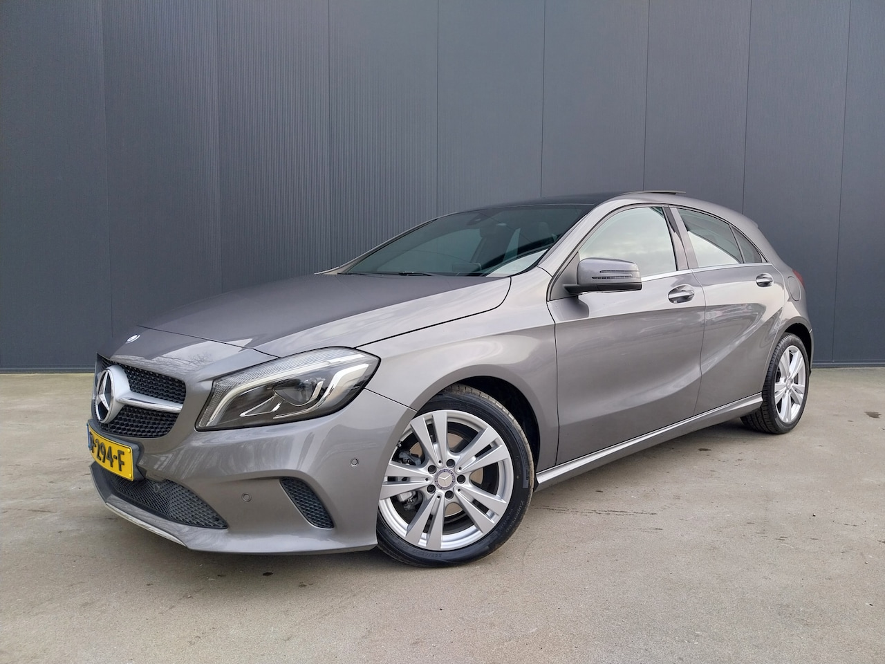 Mercedes-Benz A-klasse - 180 AUTOMAAT Ambition PANO DAK HALF LEER CRUISE NAVI ECC - AutoWereld.nl