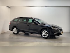 Skoda Octavia Combi - 1.0 e-TSI Business Edition Camera Cruise Control Sfeerverlichting