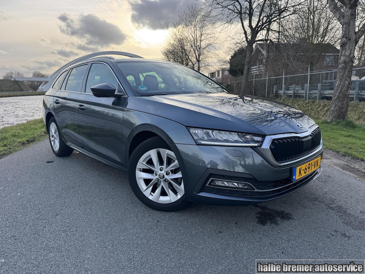 Skoda Octavia Combi - 1.0 e-TSI Edition Plus|Carplay|Trekhaak - AutoWereld.nl