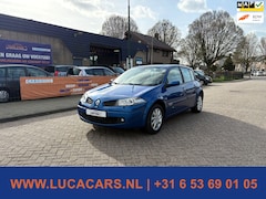 Renault Mégane - 1.6-16V Tech Line NIEUWE APK