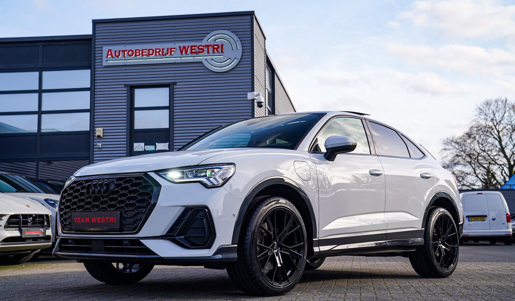 Audi Q3 Sportback - 45 TFSI e S Edition | Panorama | Virtual | Matrix LED | Elektrisch trekhaak | Adaptieve Cr - AutoWereld.nl