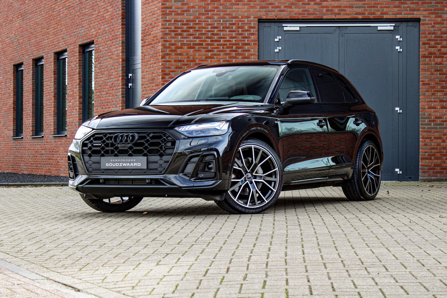 Audi Q5 - 50 TFSI e S edition Competition | Luchtvering | Pano | HUD | Leder | Top view | B&O - AutoWereld.nl