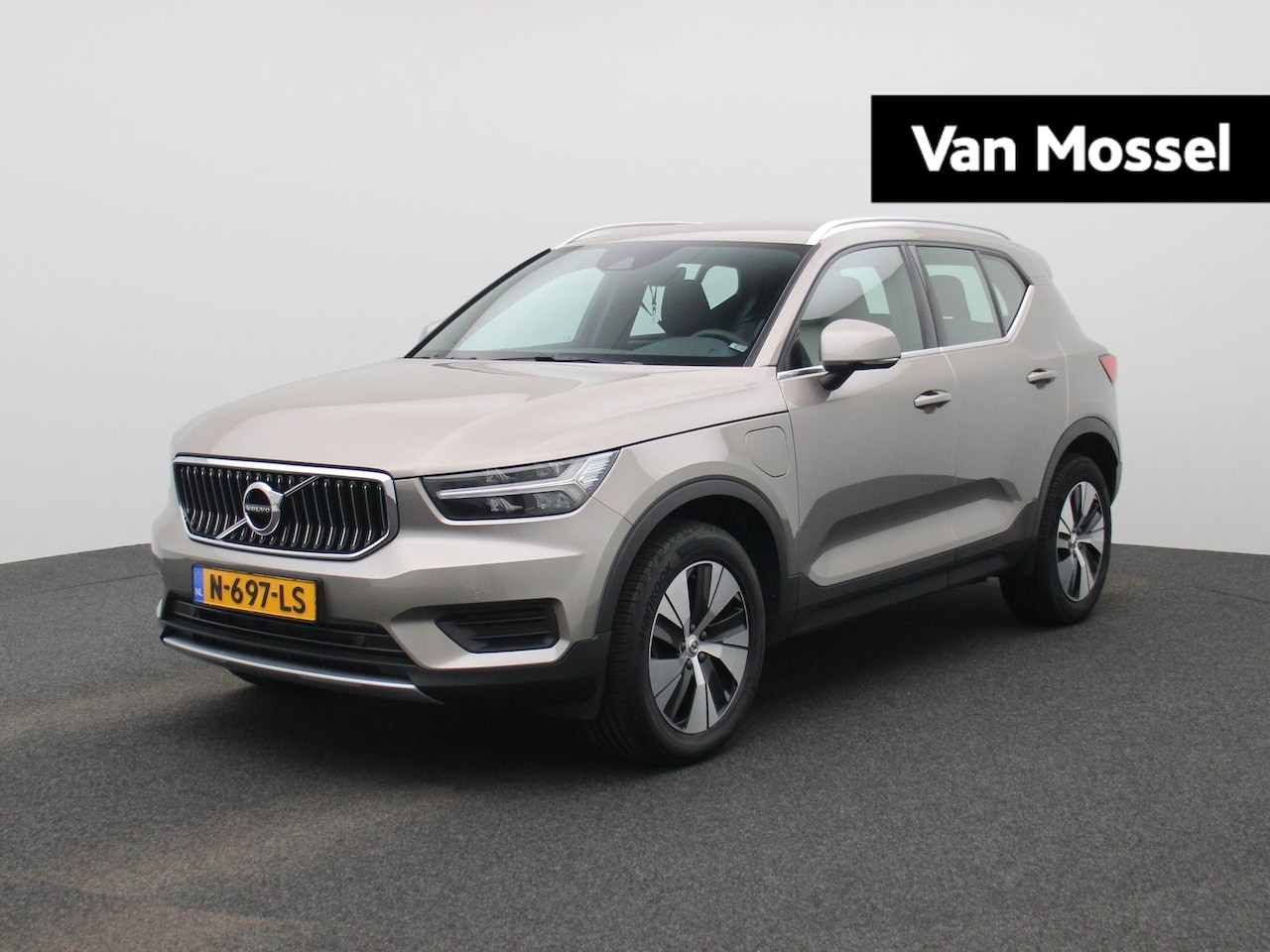 Volvo XC40 - 1.5 T4 Recharge Inscription Expression | VERWACHT | TREKHAAK | NAVIGATIE | CAMERA | ELEKTR - AutoWereld.nl