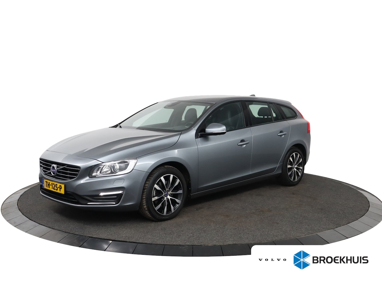 Volvo V60 - T2 Polar+ Dynamic | Trekhaak | Stoelverwarming | Cruise Control | High Performance Audio | - AutoWereld.nl