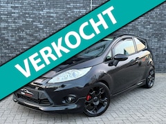 Ford Fiesta - 1.6 Black Metal 135pk A-Carplay|Milltek|Cruise|Keyless|Leder|Stoelverwarming