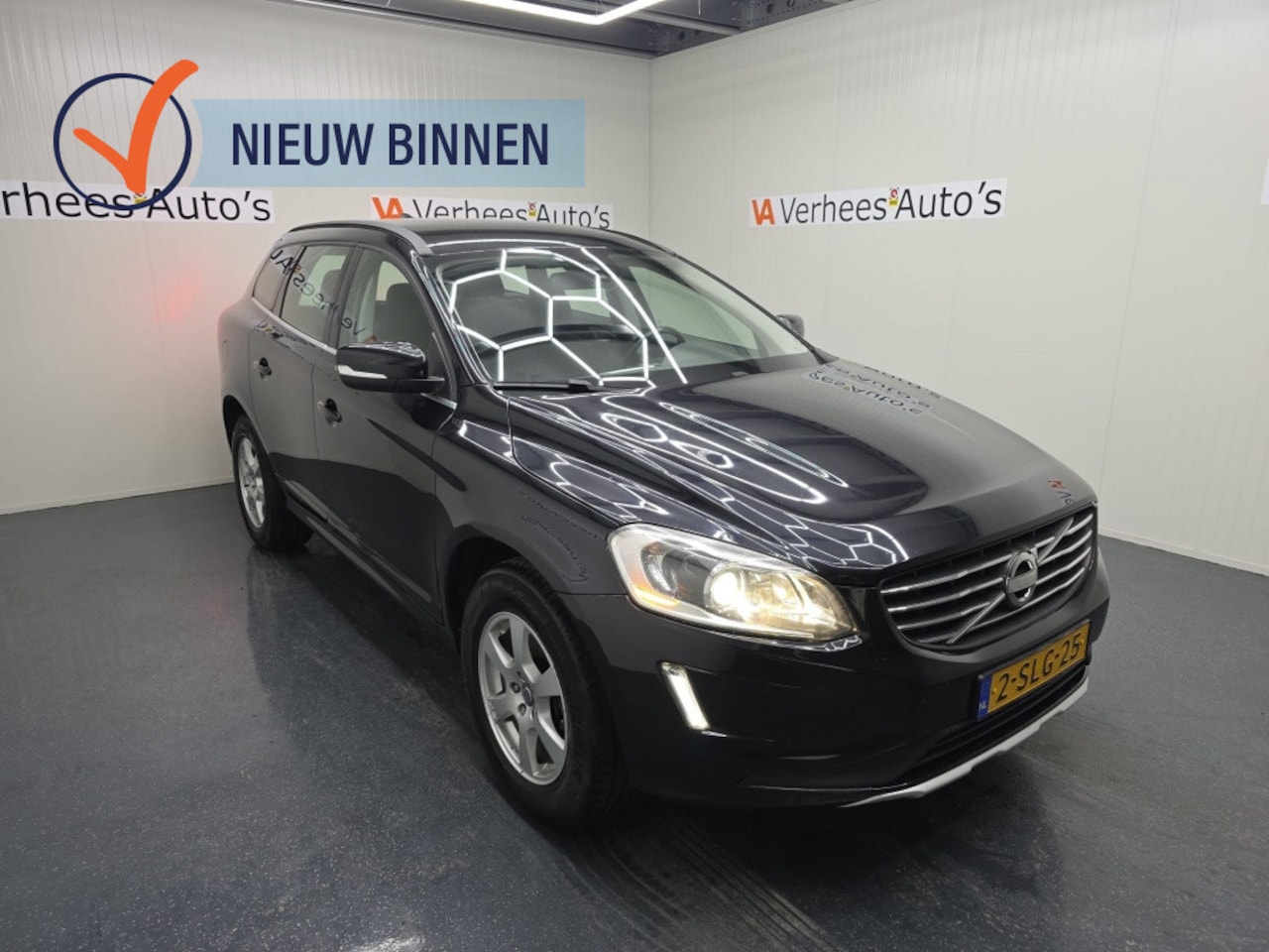 Volvo XC60 - 2.0 T5 FWD Momentum 2.0 T5 FWD Momentum - AutoWereld.nl