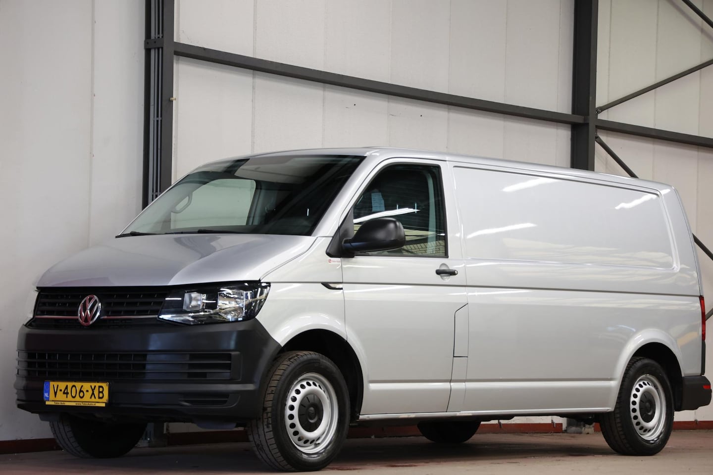 Volkswagen Transporter - 2.0 TDI L2H1 LANG DSG AUTOMAAT NAVI Highline - AutoWereld.nl