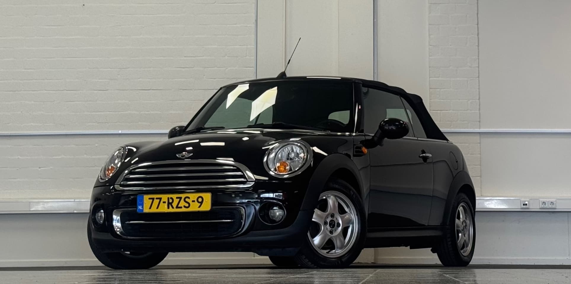 MINI Cabrio - Mini 1.6i Cooper 2e Eigenaar Airco Harman Kardon Mooi! - AutoWereld.nl