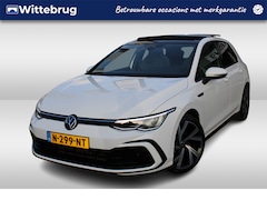 Volkswagen Golf - 1.5 eTSI 150pk R-Line DSG Automaat / Panorama dak / LM 18 inch / Navigatie / LED / Camera