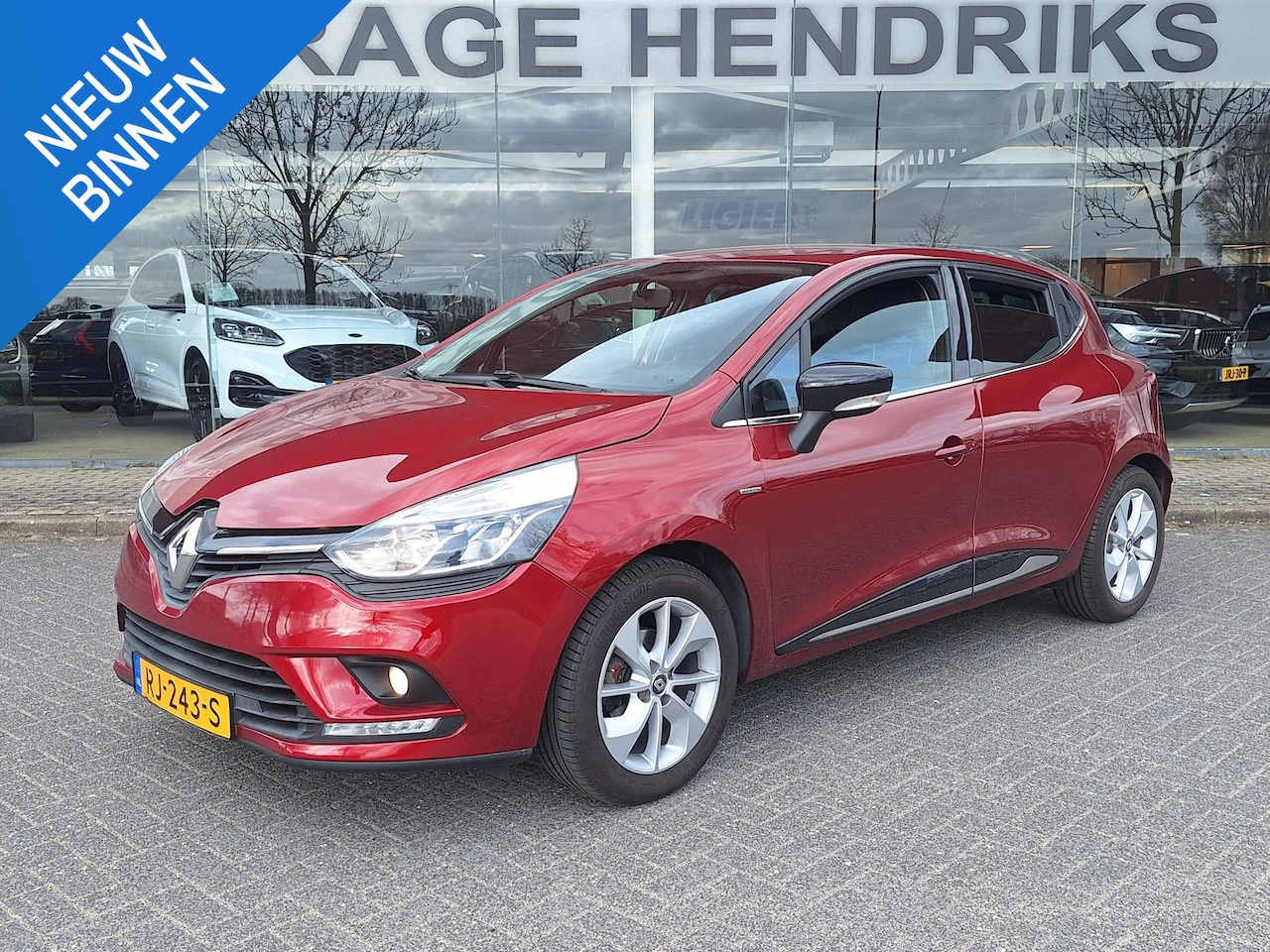 Renault Clio - 0.9 TCe Limited | Airco | CC | Navi | Prem Audio | LM velgen | - AutoWereld.nl
