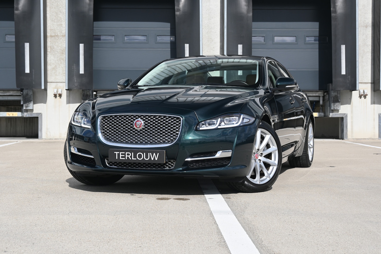 Jaguar XJ - 3.0 D Premium Luxury 3.0 D Premium Luxury - AutoWereld.nl