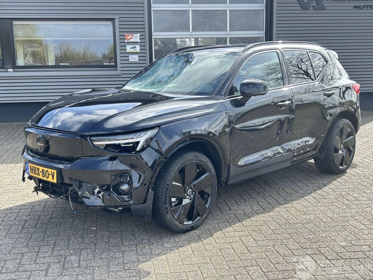 Volvo EX40 - Single Motor Extended Range Ultra Black Ed. 82 kWh Single Motor Extended Range Ultra Black Ed. 82kWh - AutoWereld.nl