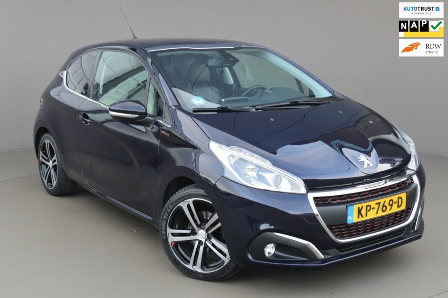 Peugeot 208 - GT-Line|Pano|Leder|JBL|Dealer onder. - AutoWereld.nl