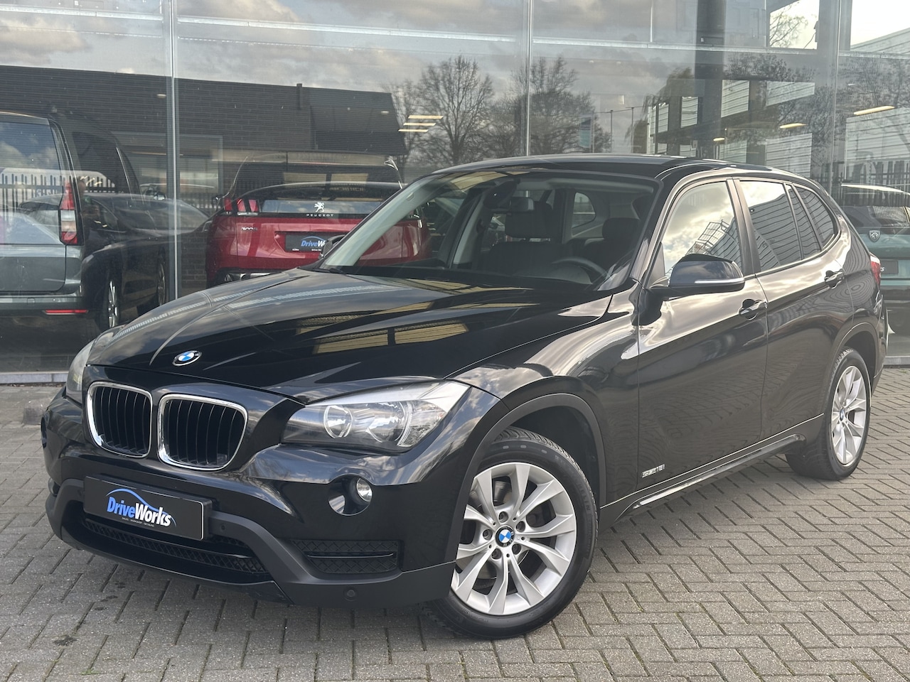 BMW X1 - sDrive18i | Sportline | PDC | Winter-pakket | Sport stoelen | Climate Control | Interesse - AutoWereld.nl