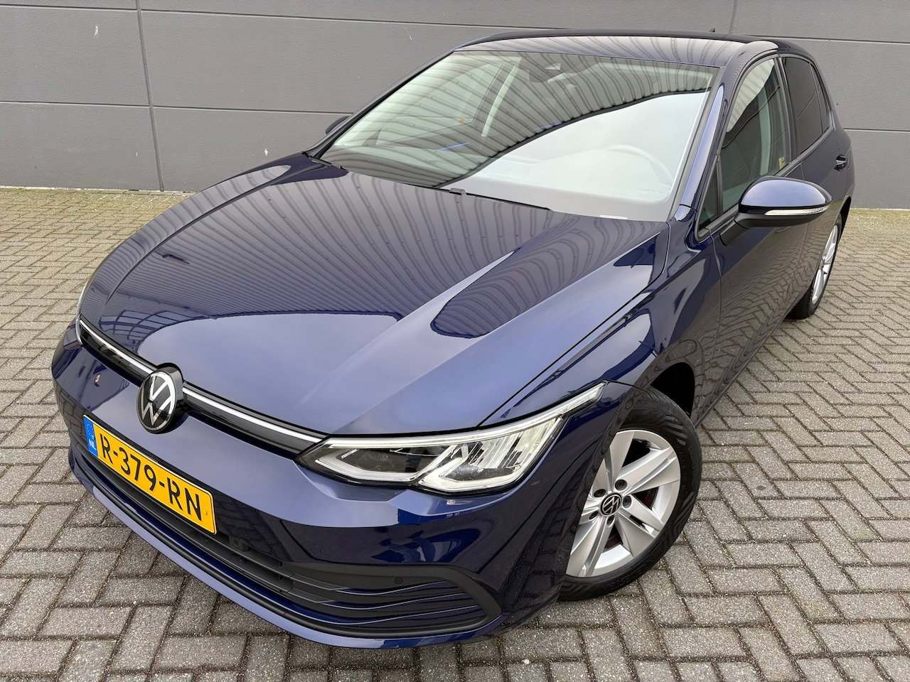 Volkswagen Golf - 1.5 eTSI Life Business*NAVI*CAMERA*APPLE CARPLAY*STOEL VERWARMING - AutoWereld.nl