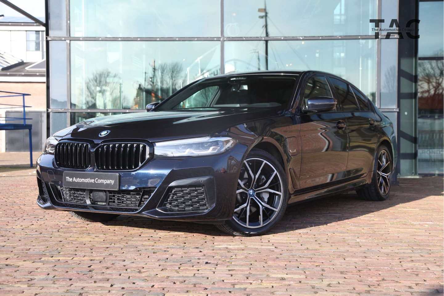 BMW 5-serie - 530e M Sport |HIFI|Stuurver|Drivingass|CarbonZwart| - AutoWereld.nl