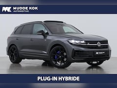 Volkswagen Touareg - 3.0 TSi eHybrid 4MOTION R Edition | NIEUW | Nachtzicht | Massage | Panoramadak | 22 Inch |